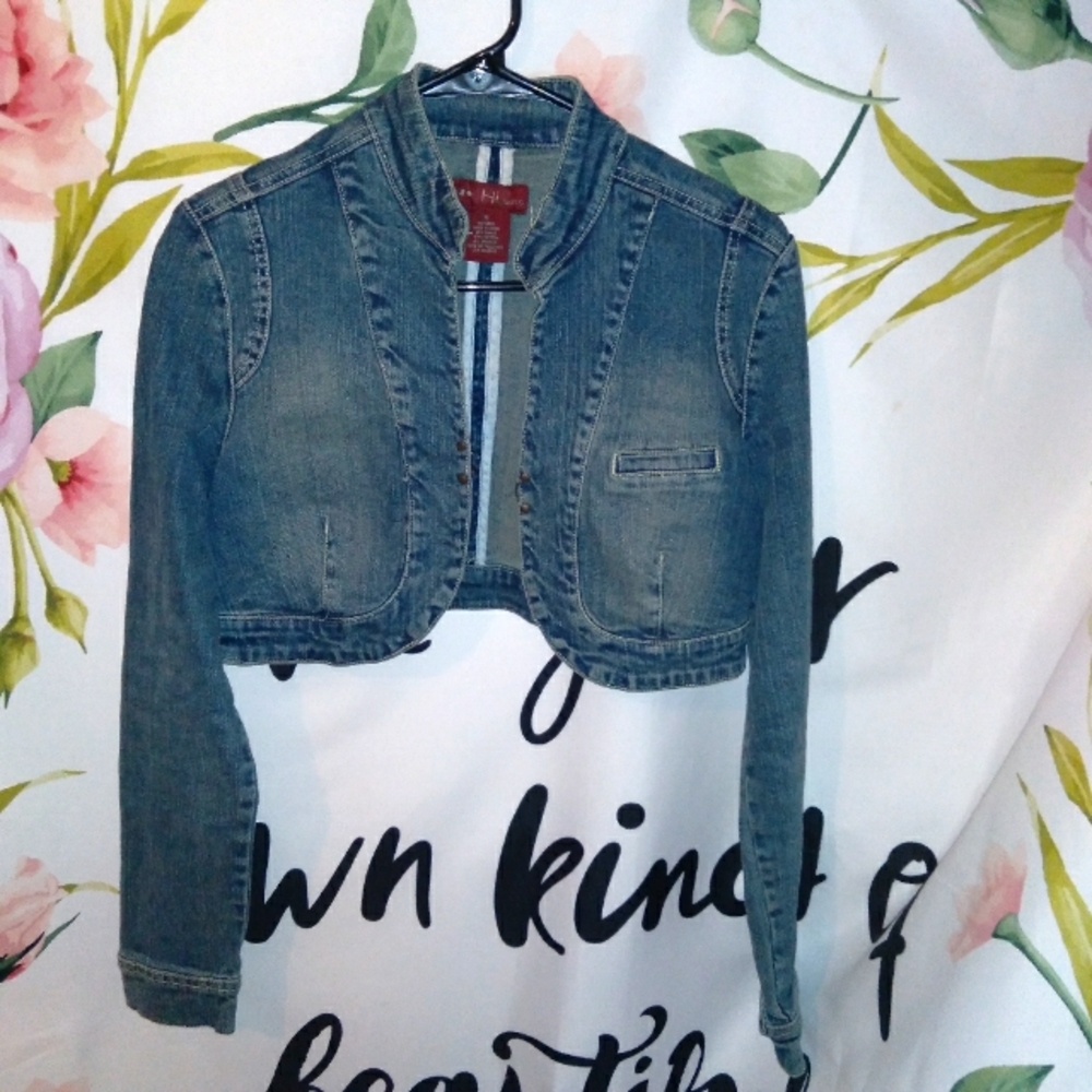 HI Jean's Medium  Vintage cropped Jean Jacket